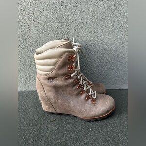 Sorel Conquest Holiday Boots Wedge Combat Boots  Gorpcore Waterproof Size 8